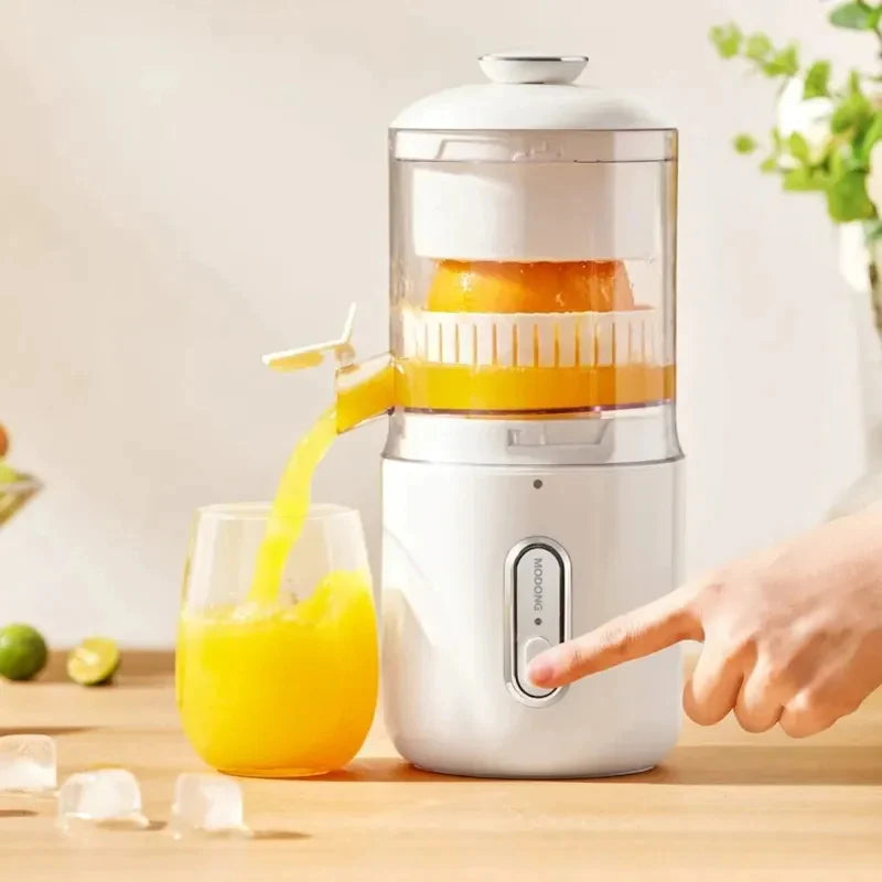 Portable USB Wireless Juicer - Multifunctional Mini Blender for Oranges, Lemons, and Fruits (150ML)